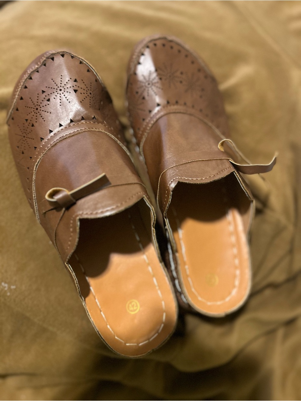 Brown Perforated Floral Bow Accent Backless Mules